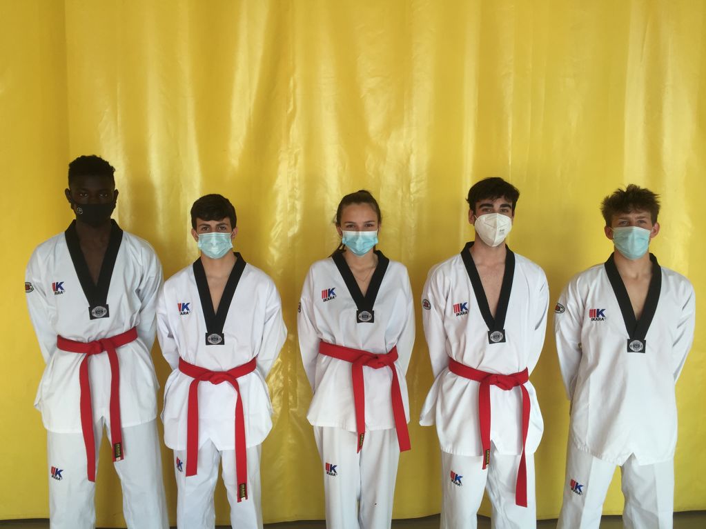 Nuevos cinturones negros en TKD Vidreres
