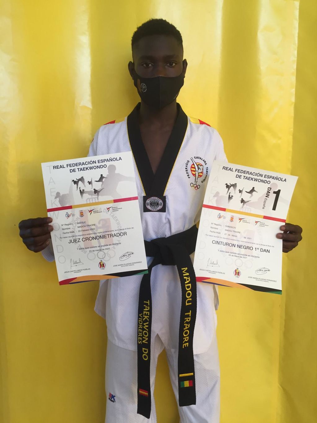 Nuevos cinturones negros en TKD Vidreres